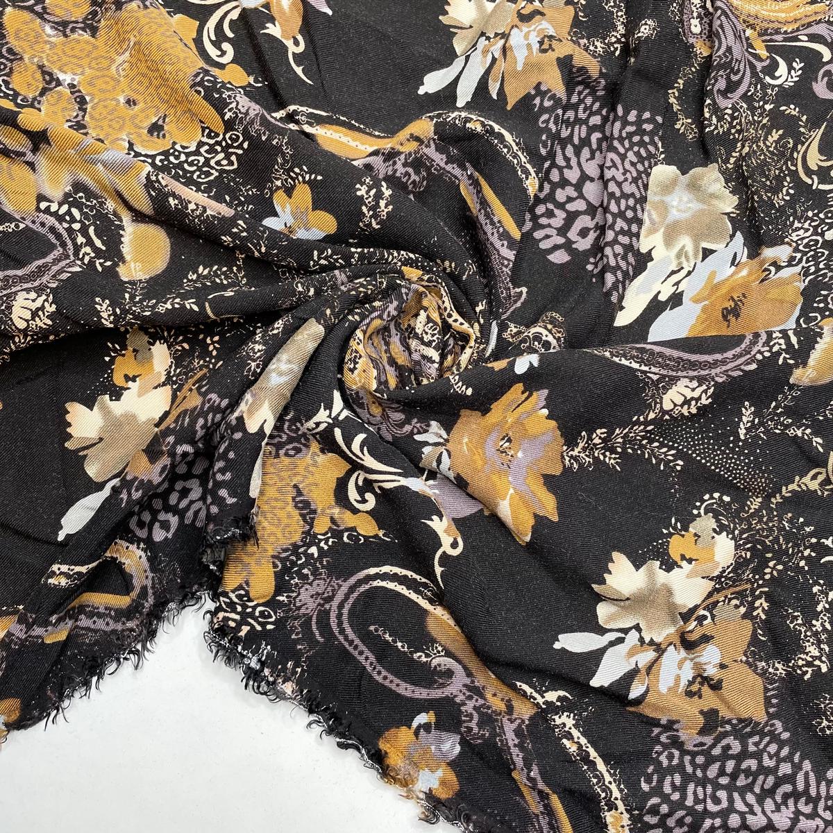 ub-clinging-to-the-summer-twill-weave-rayon-woven-black-multi-abstract-1-65m-bundle