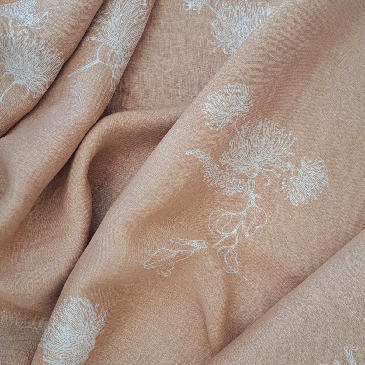perla-printed-linen-white-on-mink