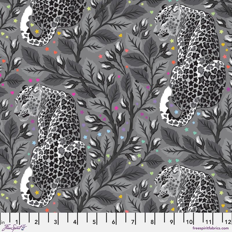 graywork-quilt-fabric-by-tula-pink-birthmark-snow-leopard-in-shadow-gray-pwtp258-shadow