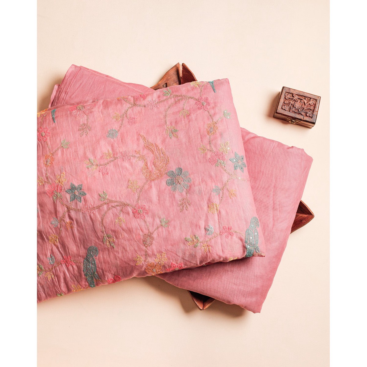 pure-banarasi-mul-chanderi-embroidered-plain-fabrics