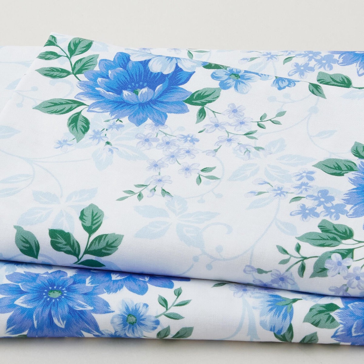 georgette-white-large-bouquets-2-yard-cut