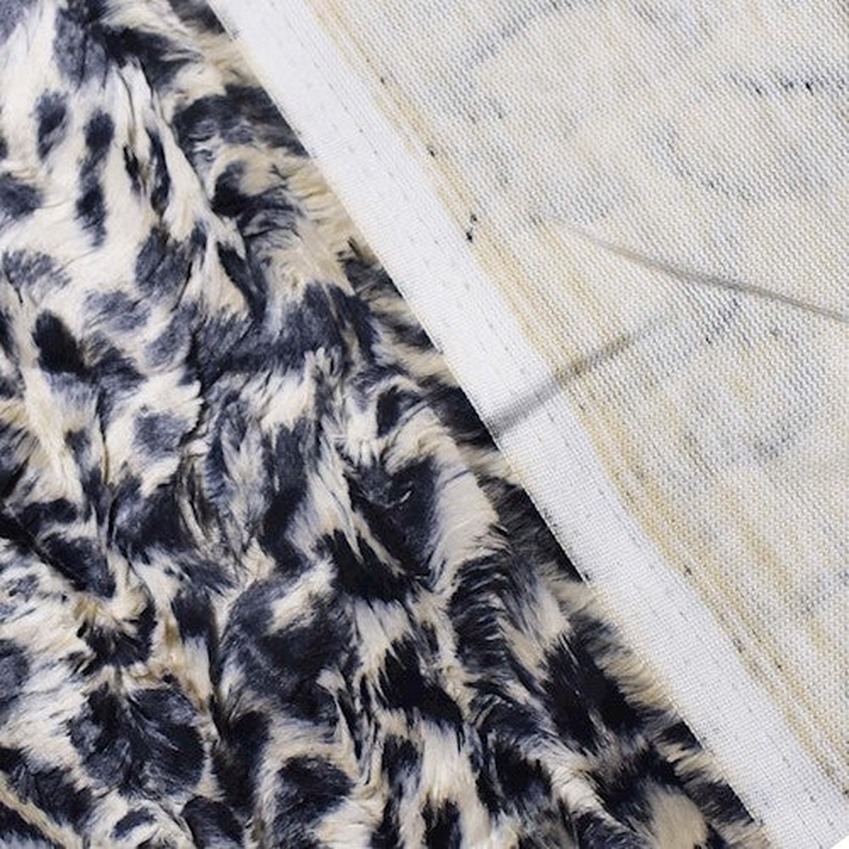 2-1-2-yd-pc-ivory-deep-gray-cheetah-pressed-faux-fur-knit-fabric