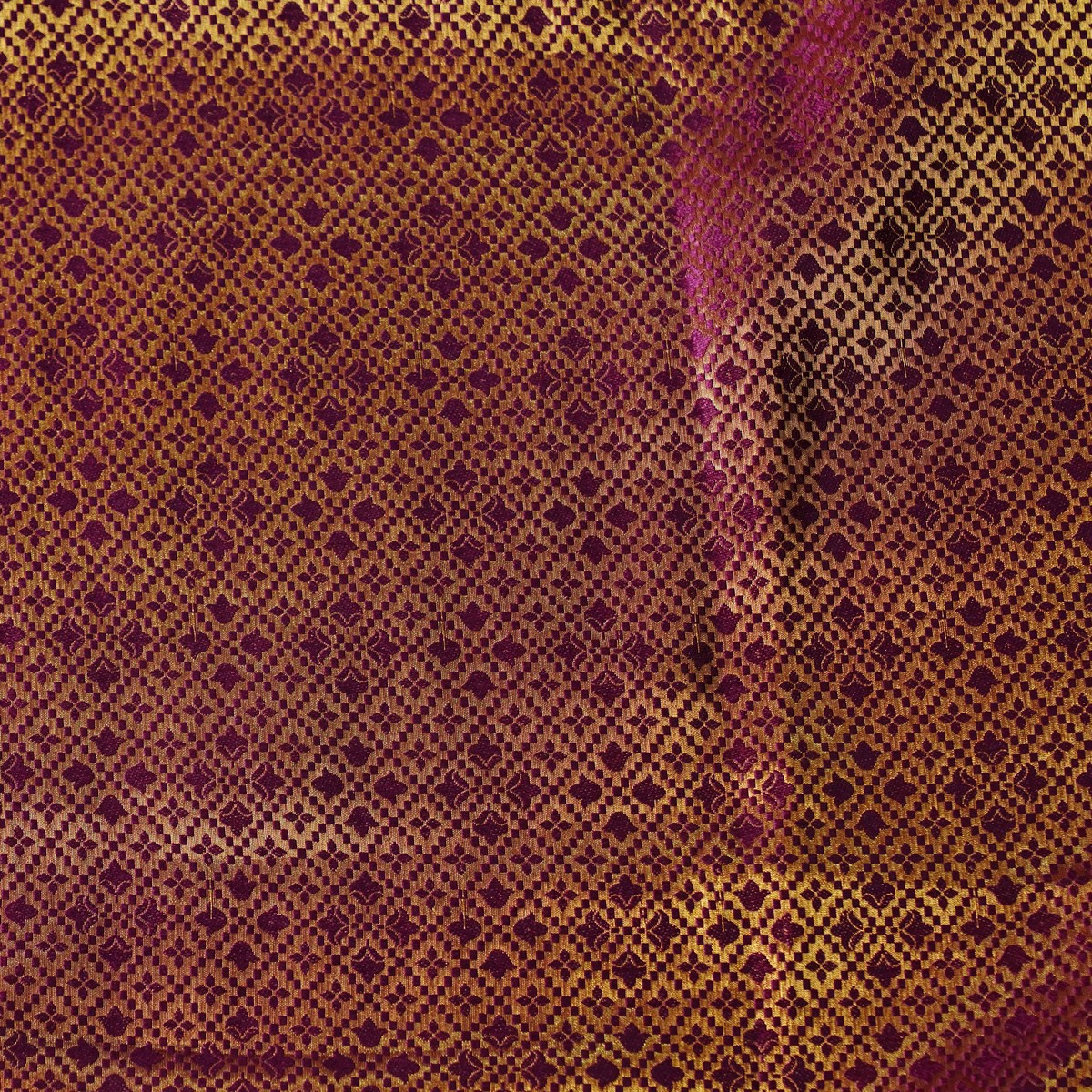 banarasi-brocade-burgandy-maroon-with-gold-diagonal-weaves-woen-fabric
