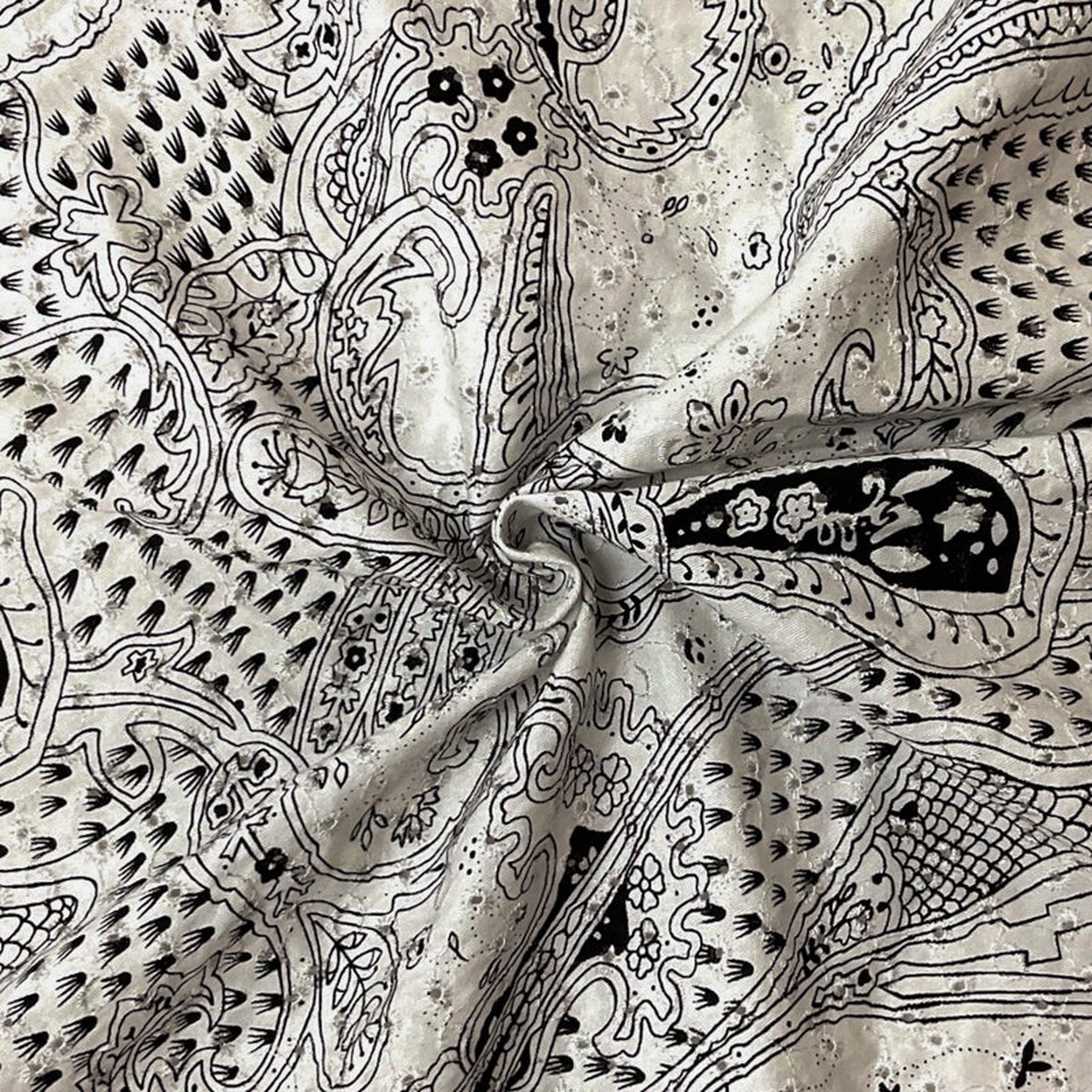 2-yd-pc-white-black-cotton-paisley-embroidered-eyelet-twill-woven-fabric