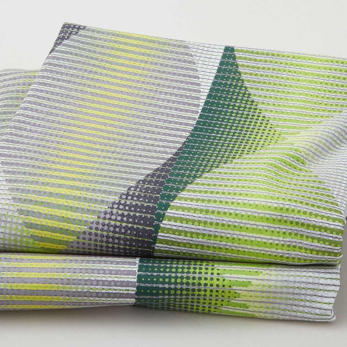 twisted-ribbons-108-green-3-yard-cut