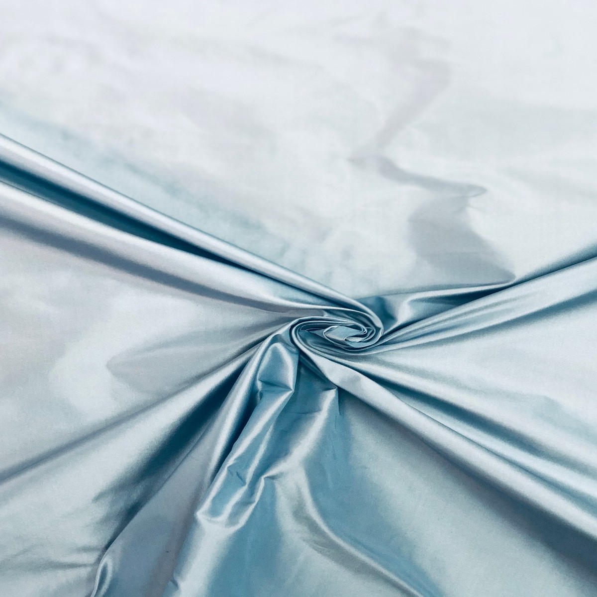winter-sky-blue-taffeta-silk-fabric