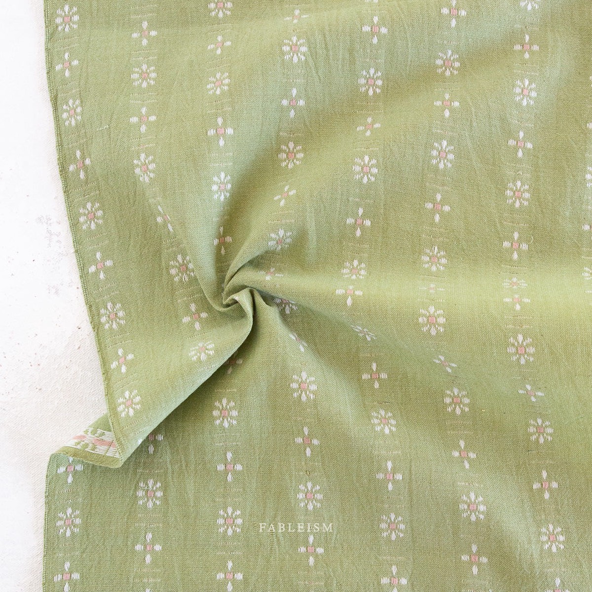 forest-forage-daisies-cotton-celadon