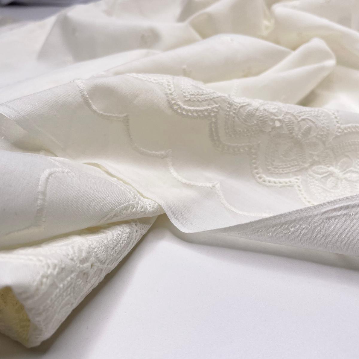 tiana-embroidery-cotton-woven-white-floral-1m-bundle