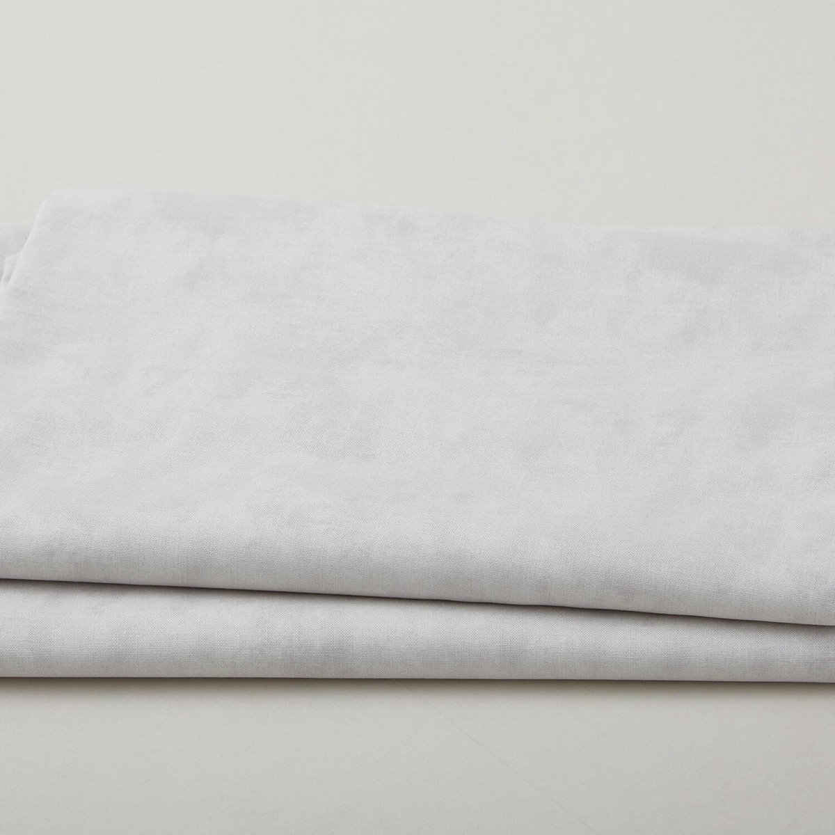 chalk-texture-pale-cloud-3-yard-cut