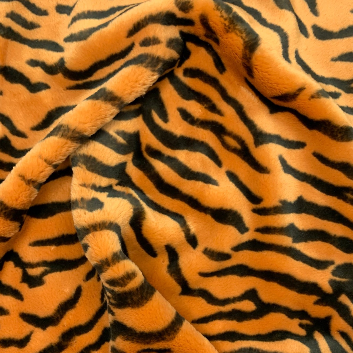 t-i-double-guh-errrrrrr-short-hair-faux-fur-poly-knit-orange-black-animal-print-0-6m-bundle