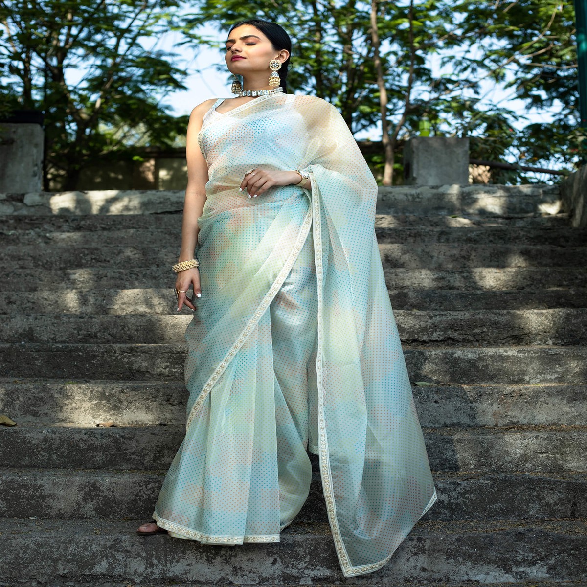 white-and-blue-polka-dots-pattern-digtal-print-shimmer-tisshu-saree