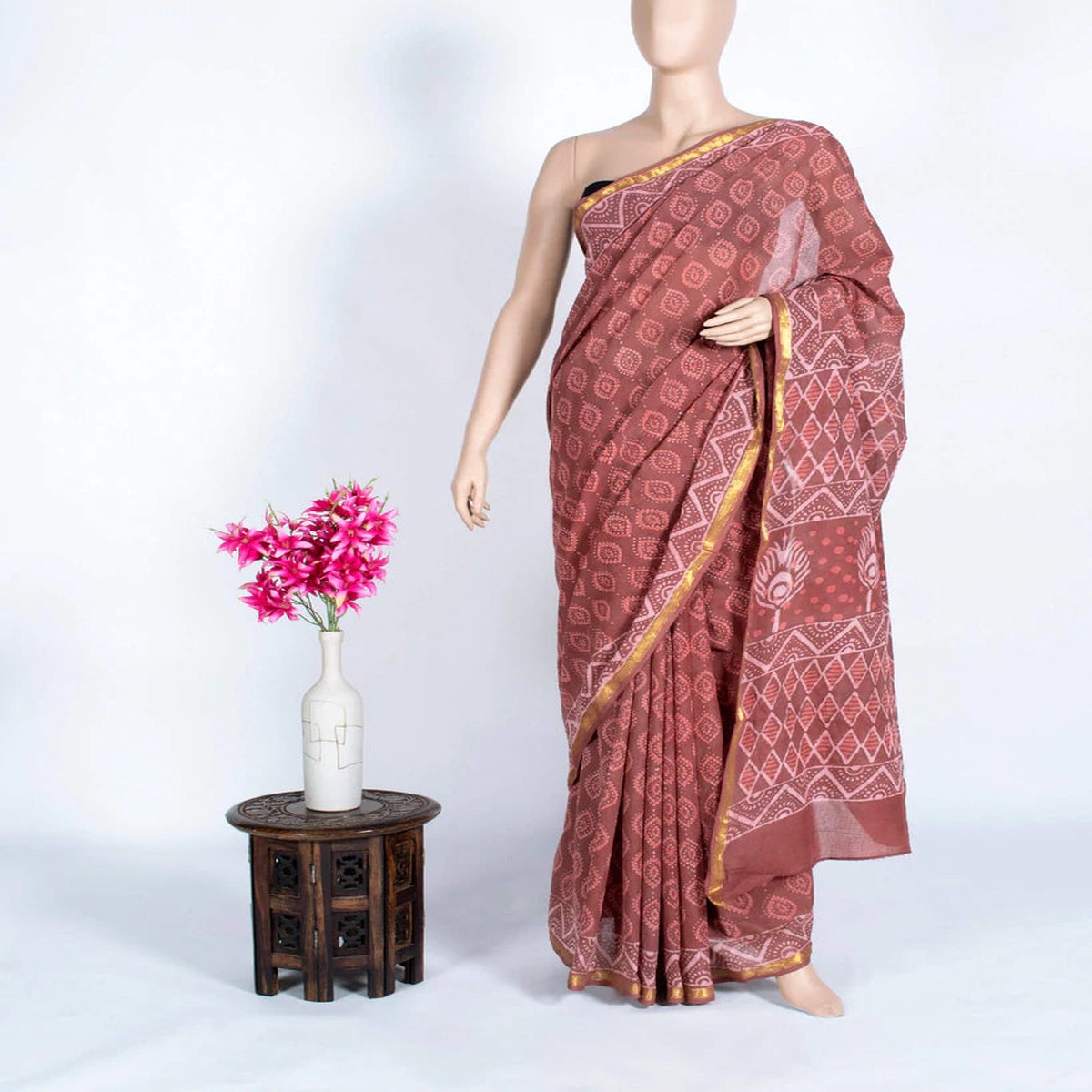 maroon-and-beige-ethnic-pattern-kashish-handblock-zari-bordered-cotton-mulmul-saree