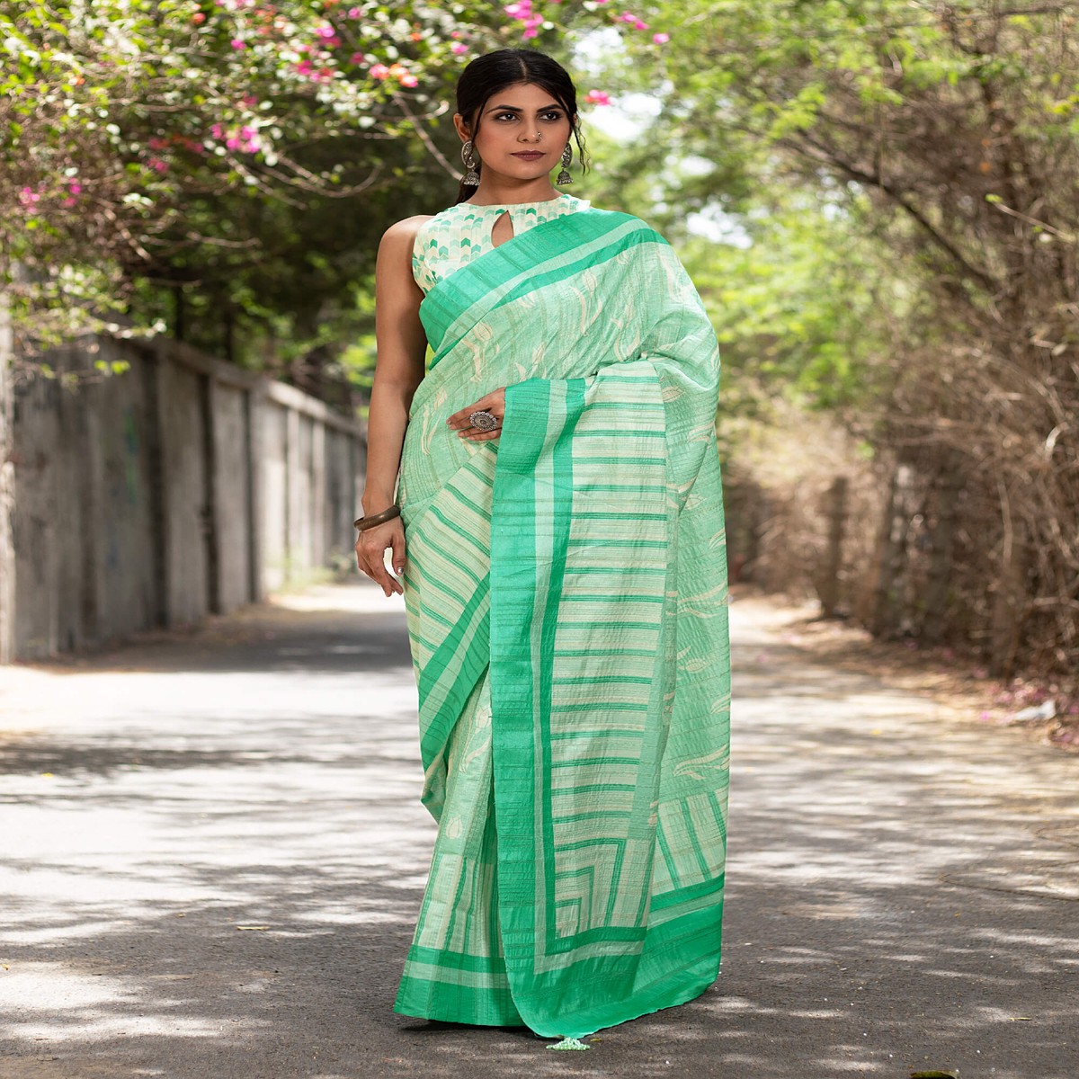 mint-green-and-white-floral-pattern-digital-print-art-tusser-silk-saree-with-tassels