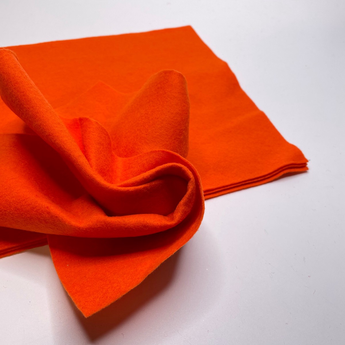 ub-felt-acrylic-woven-orange-4-pack
