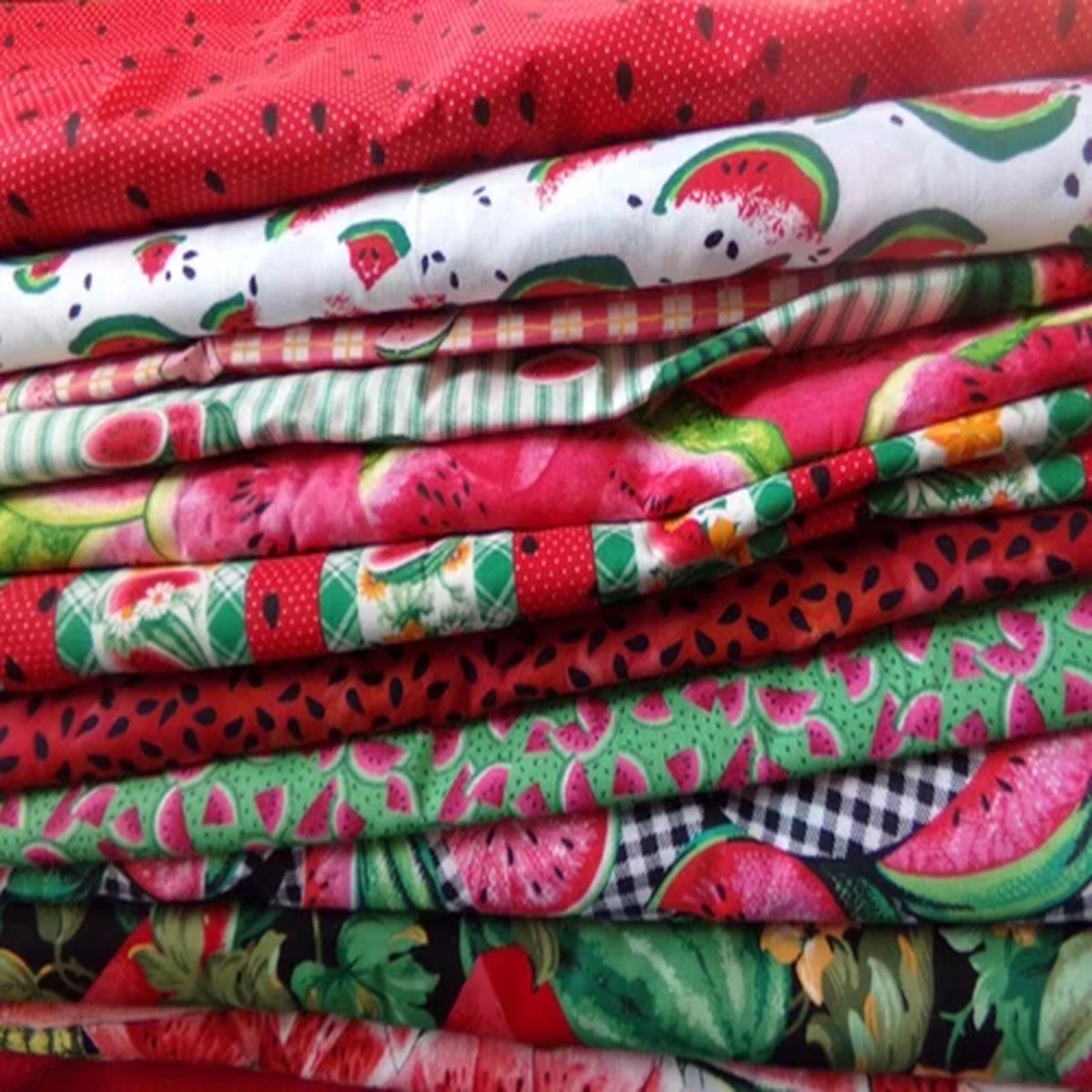watermelon-fruit-food-cotton-quilt-fabric-u-pick-see-4-info-1-2-yd-half-yards