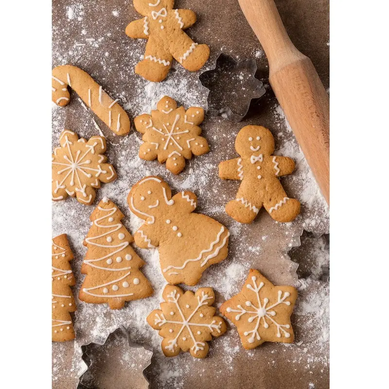 realistic-homemade-gingerbread-cookies-fabric-panel