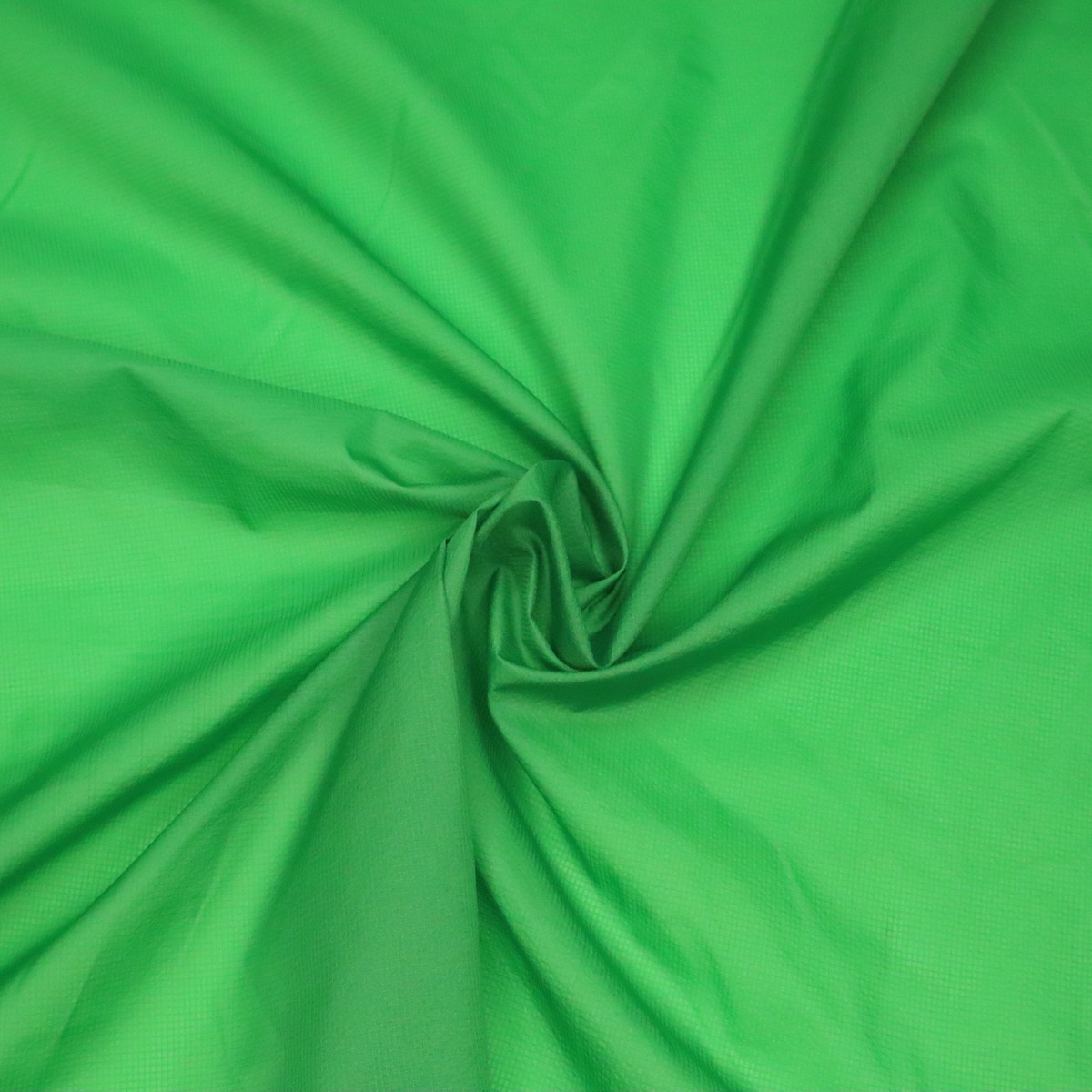fresh-spring-leaves-nylon-woven-green-3-35m-bundle