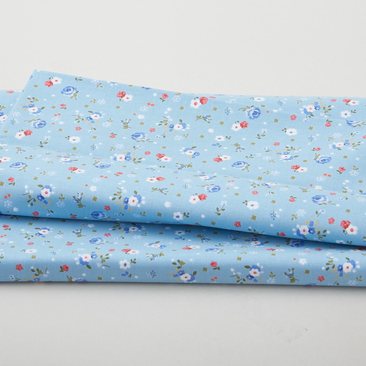 bandana-medley-gail-periwinkle-2-yard-cut