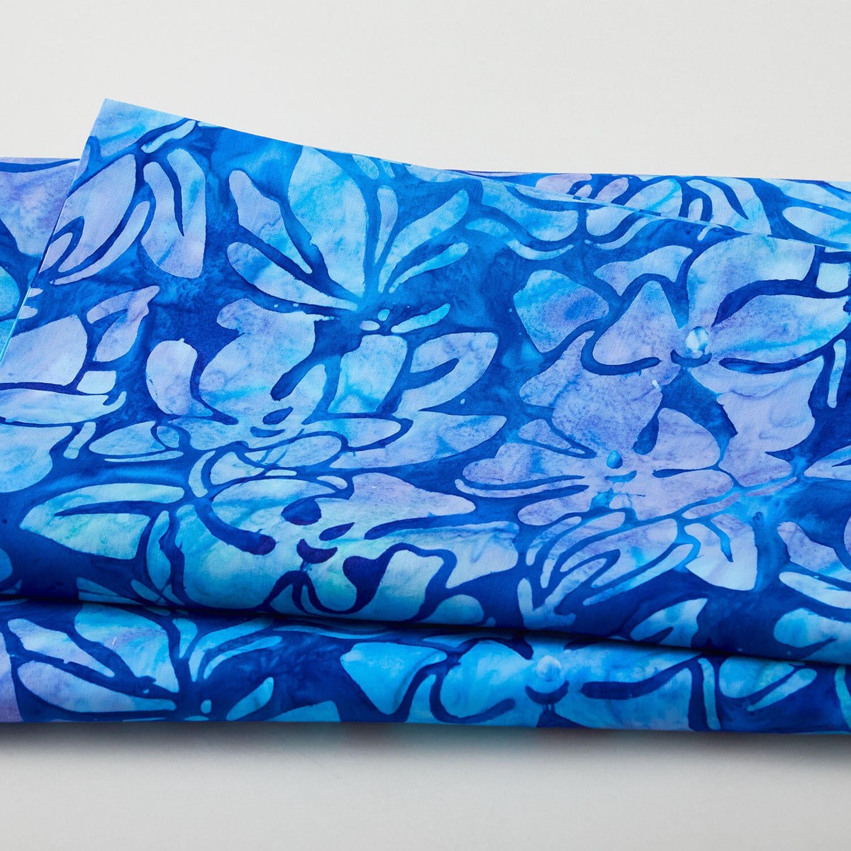 artisan-batiks-garden-style-favorites-peacock-floral-5-yard-cut