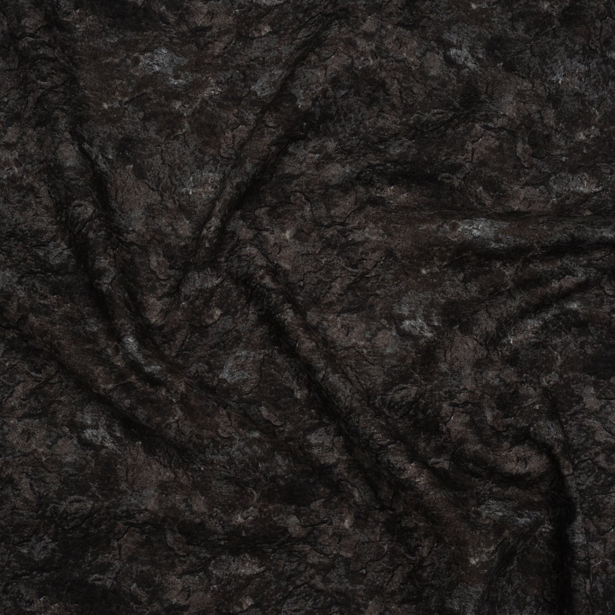 printed-quilting-cotton-by-northcott-studio-charcoal-gray-slate-naturescapes-collection