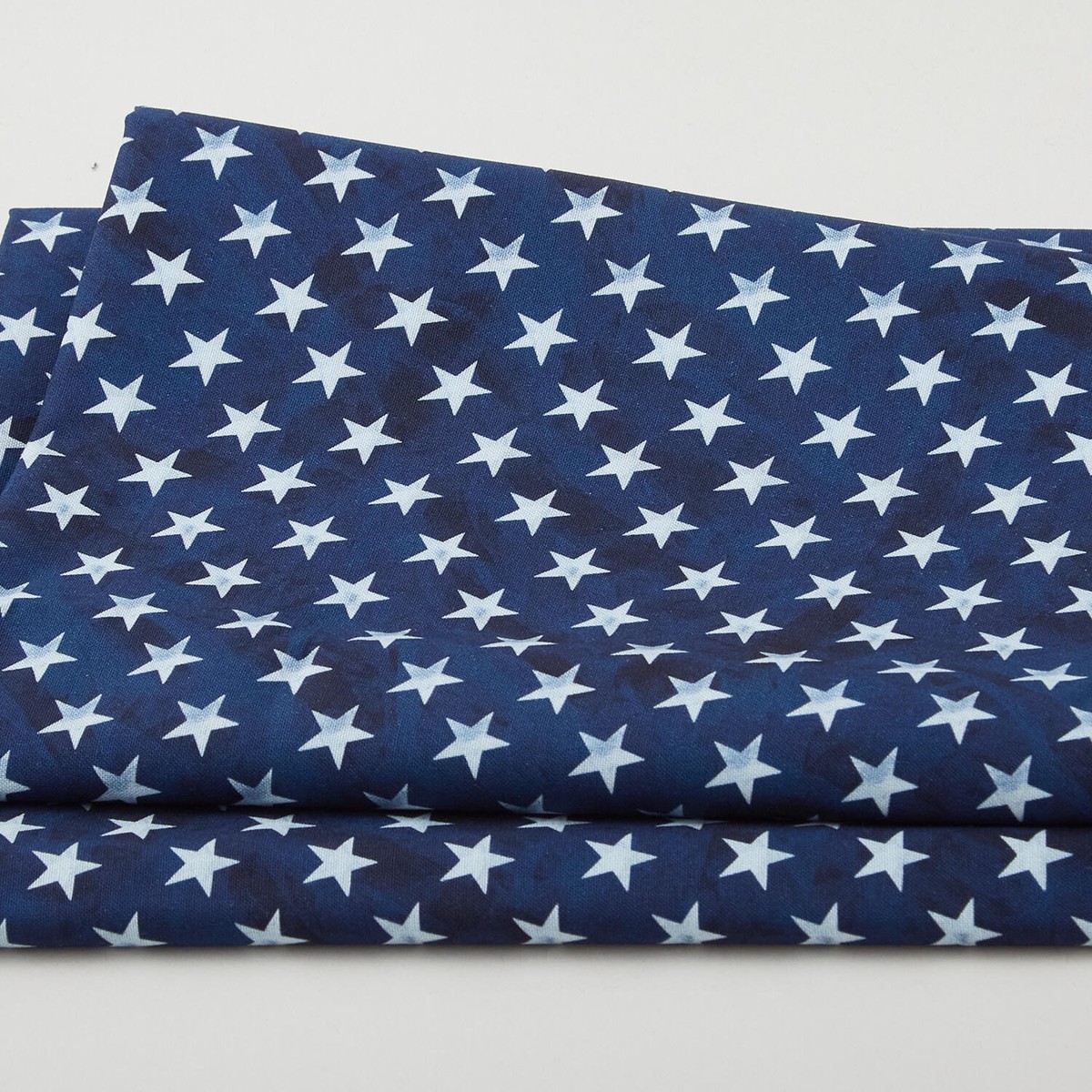 land-that-i-love-favorites-bright-stars-navy-2-yard-cut
