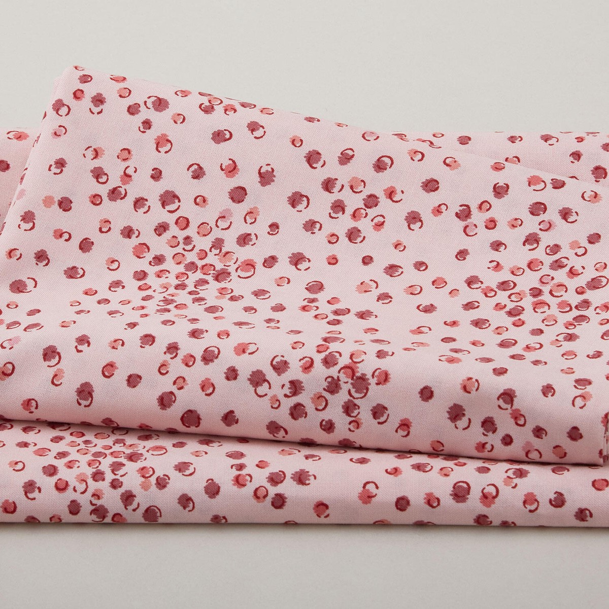 colour-rhythm-dots-and-circles-rose-2-yard-cut