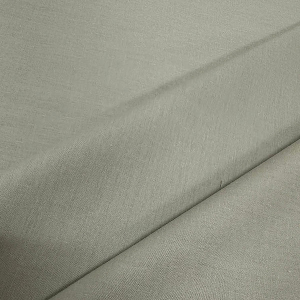 20-yd-silver-broadcloth-bolt-fabric