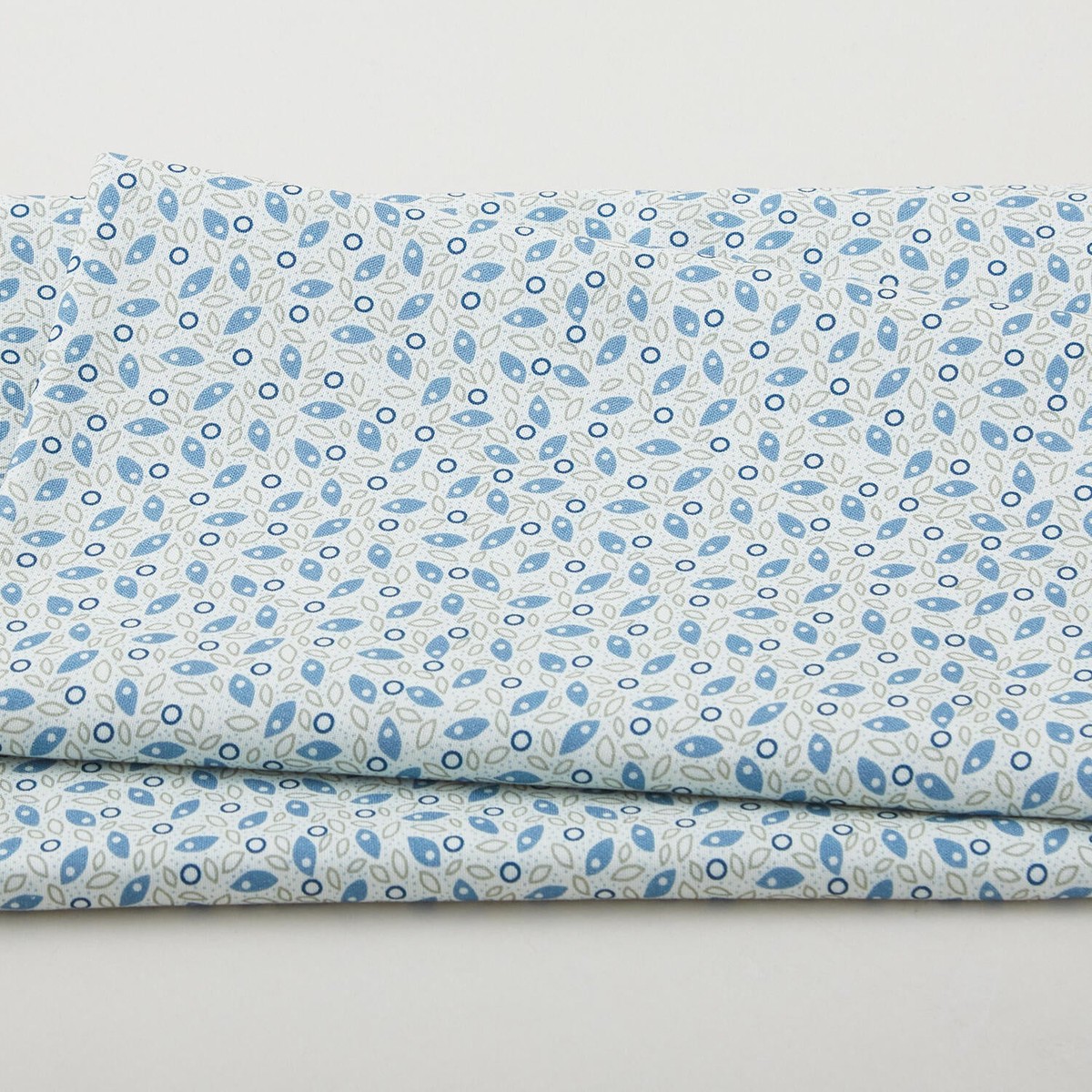 cottagecore-nite-favorites-bird-s-eye-dot-wedgewood-2-yard-cut