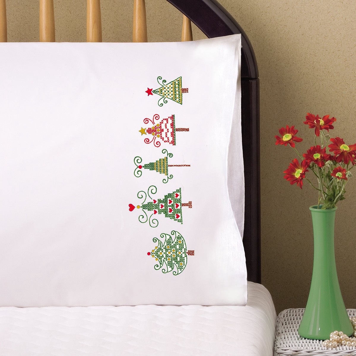 christmas-trees-embroidery-pillowcase-set