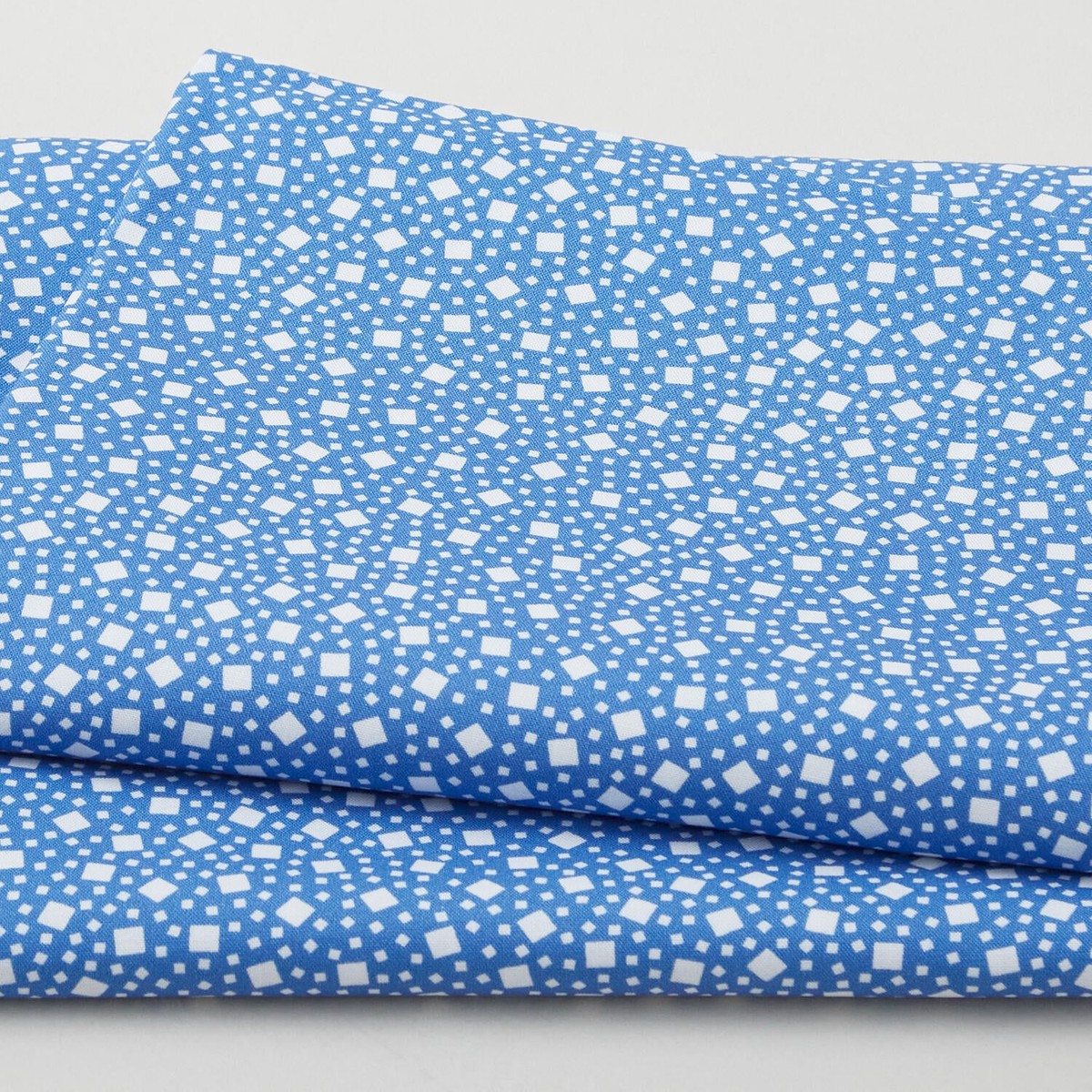 picnics-and-parades-favorites-sky-squares-2-yard-cut