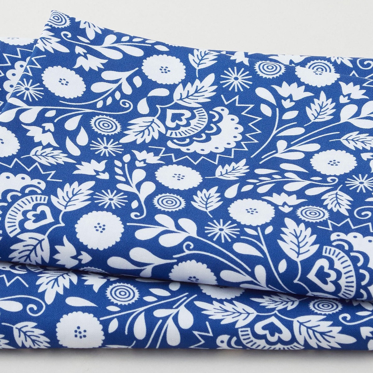 jardin-blue-favorites-delft-floral-2-yard-cut