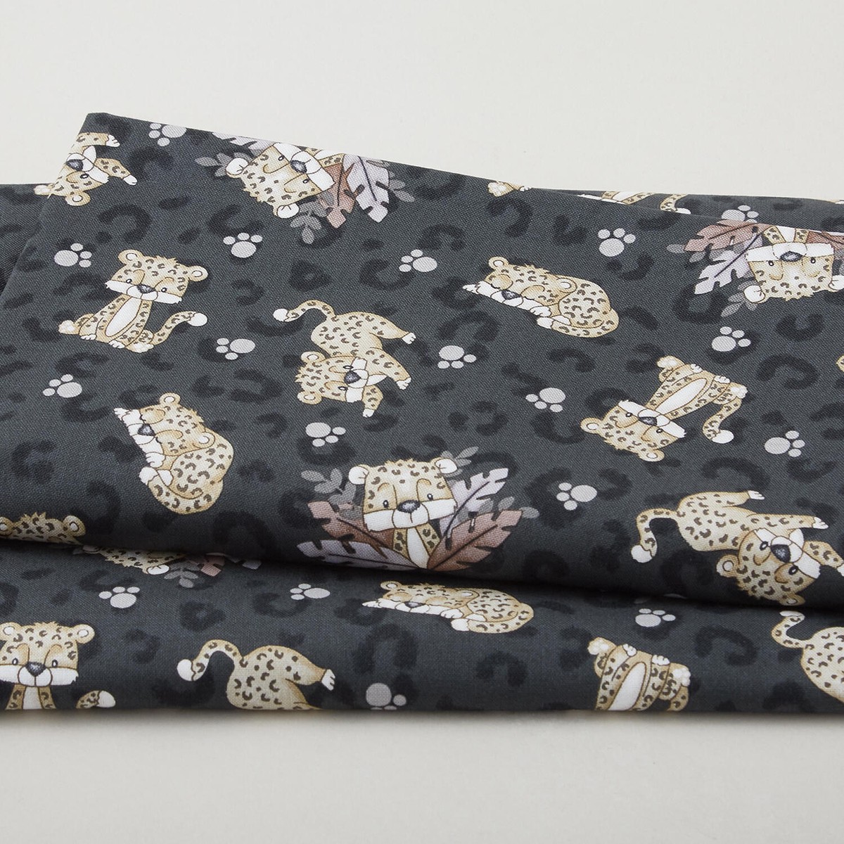 big-kitties-cheetah-toss-black-2-yard-cut