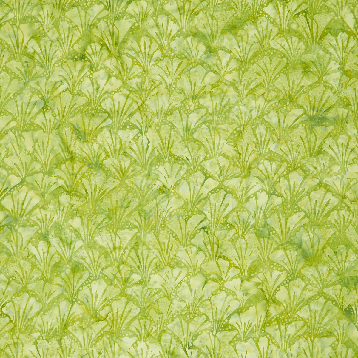dreamweaver-batiks-ginko-leaf-green-honeydew-yardage