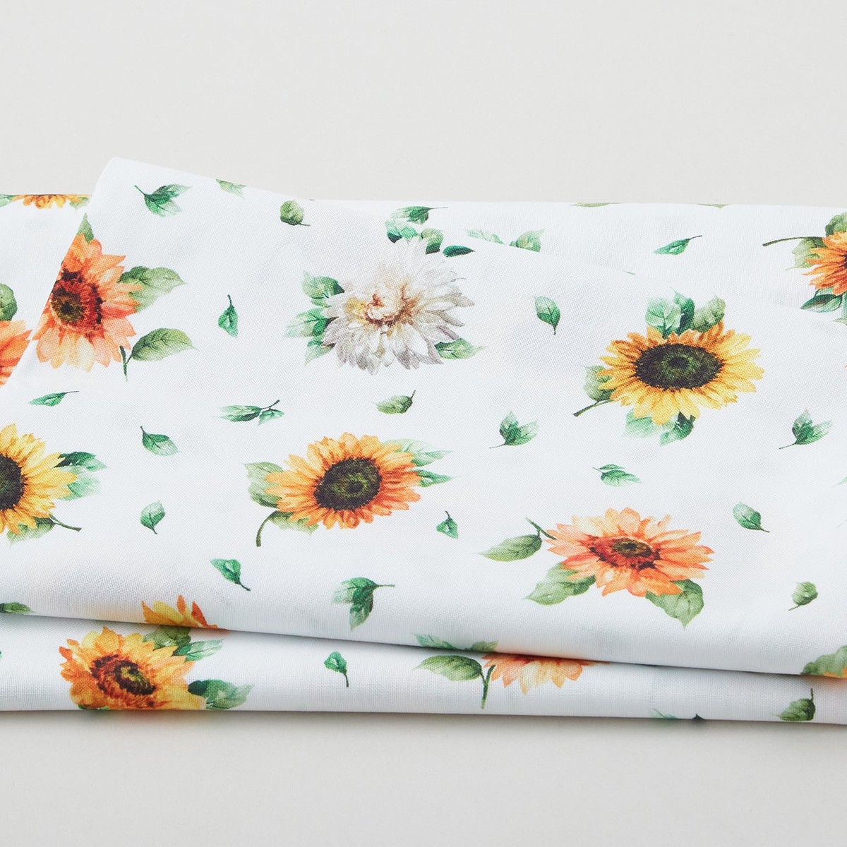 sunflower-festival-sunflower-splendor-white-2-yard-cut