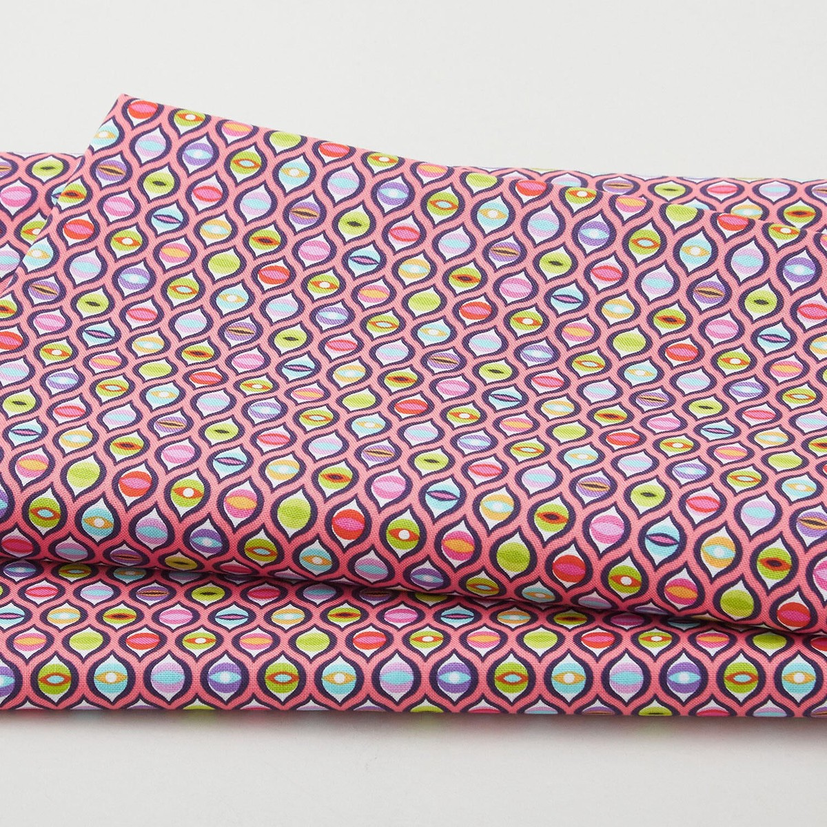 deja-vu-tabby-road-cat-eyes-prism-2-yard-cut