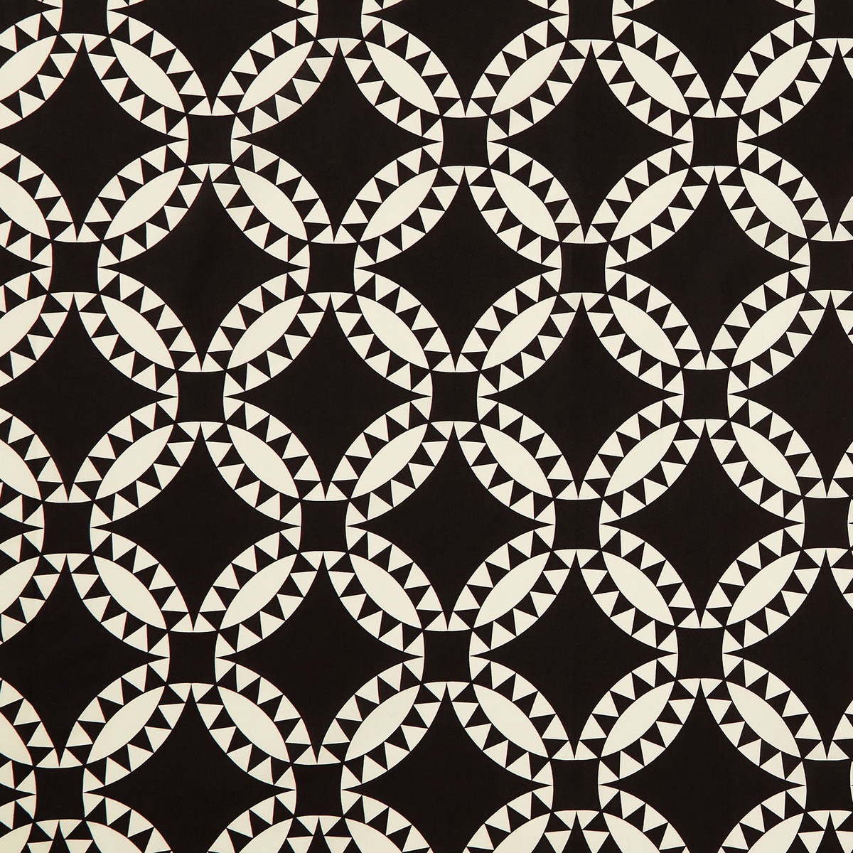 perfect-points-pickle-dish-cheater-print-black-and-white-yardage