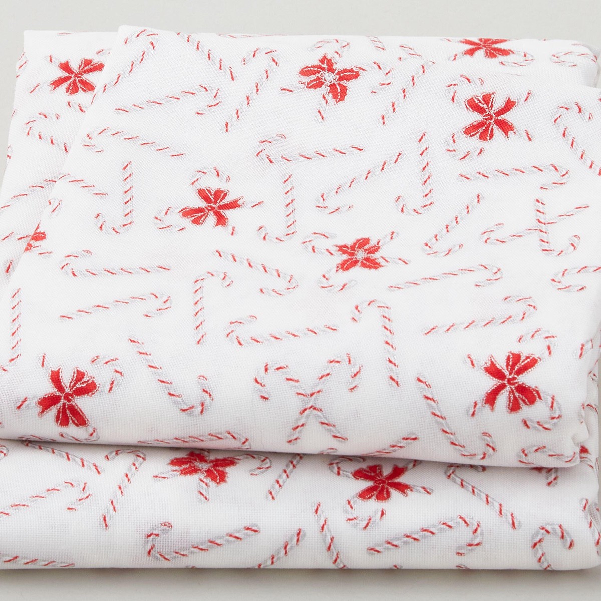 holiday-charms-candy-canes-silver-metallic-2-yard-cut