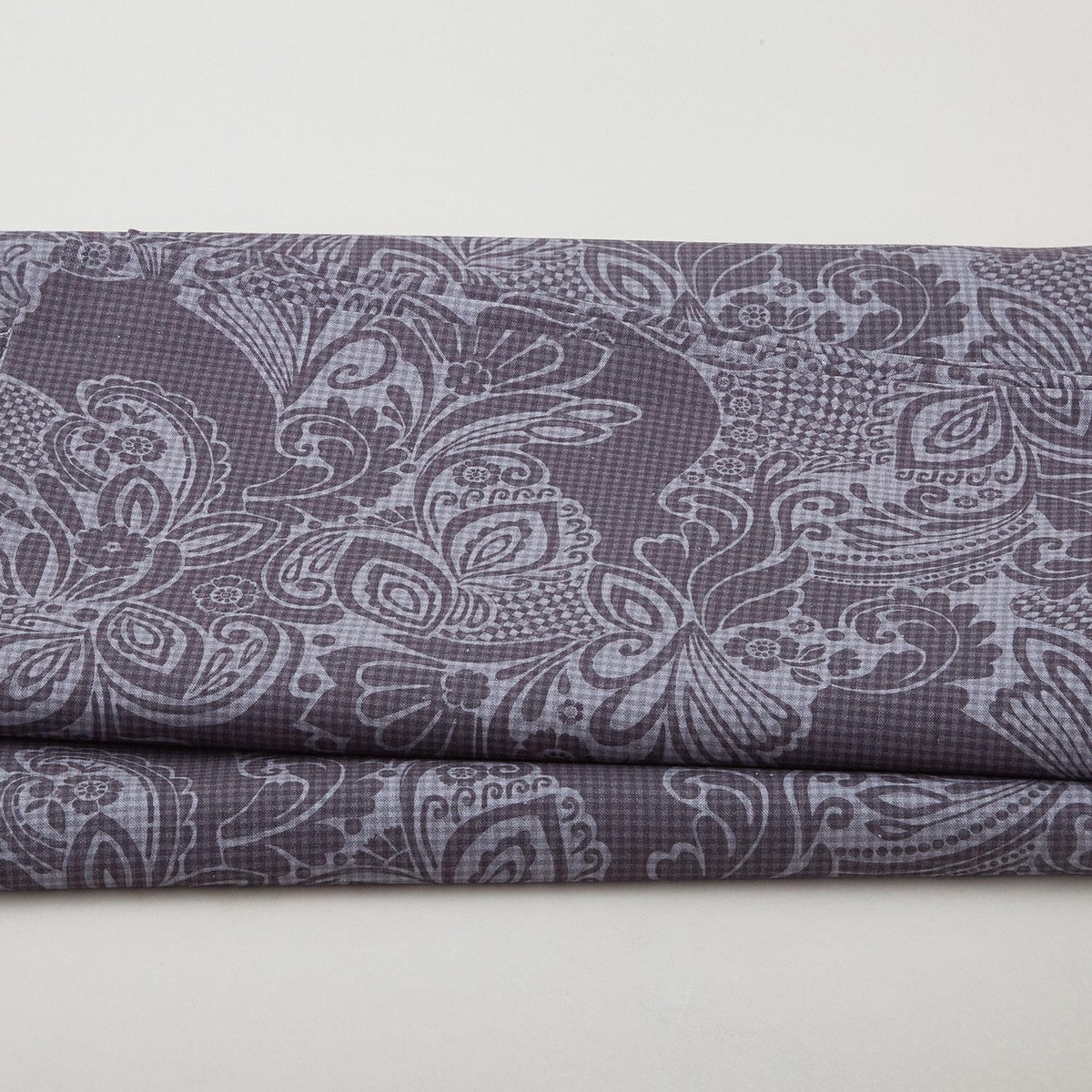 modern-art-118-dotted-floral-black-3-yard-cut