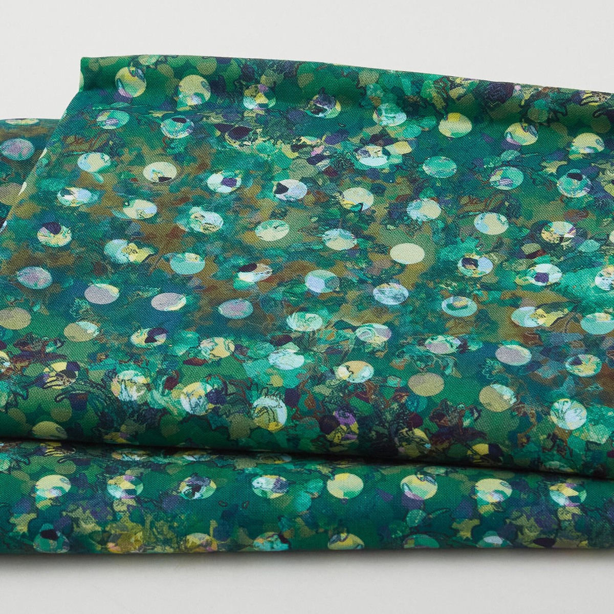 green-garden-favorites-jungle-dots-2-yard-cut