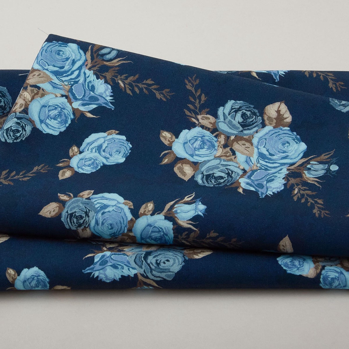 karla-rose-flowers-blue-2-yard-cut