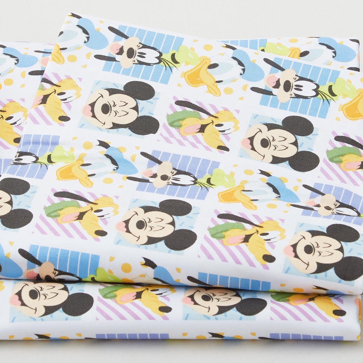 mickey-mouse-play-all-day-mickey-party-blocks-2-yard-cut