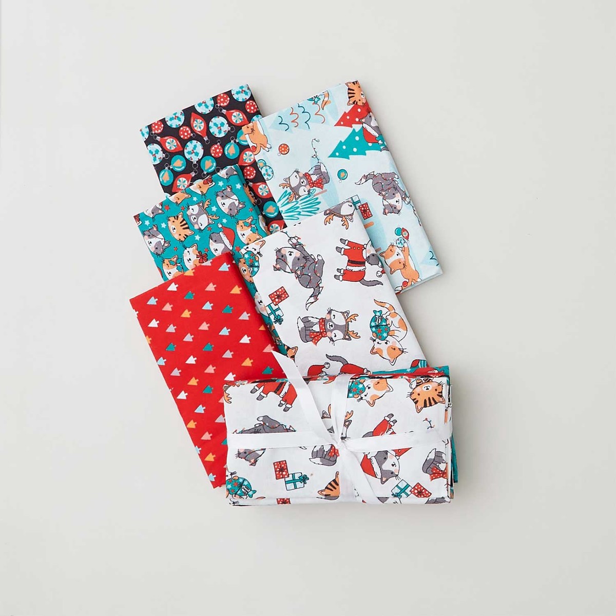it-s-a-cats-christmas-favorites-5-piece-fat-quarter-bundle