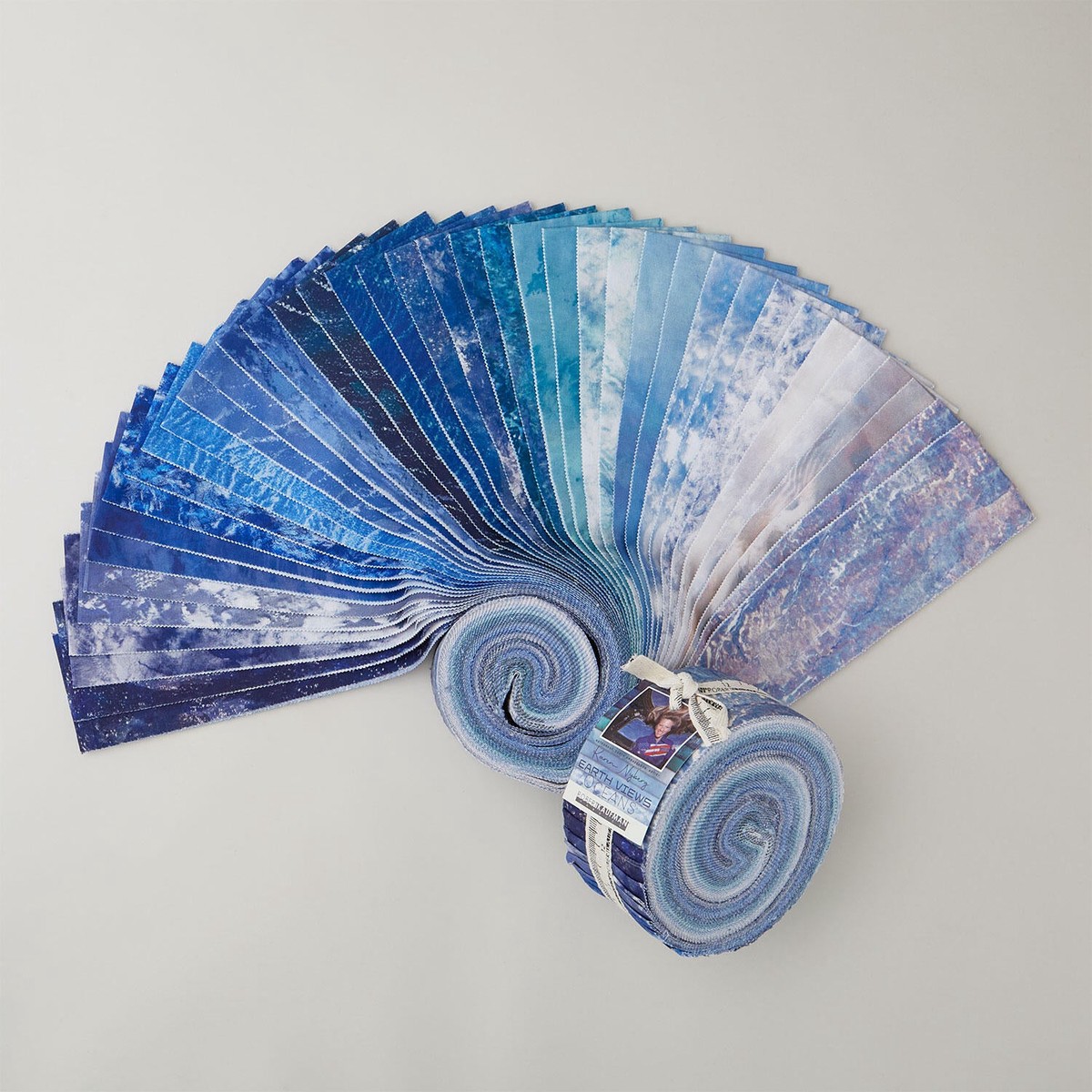 earth-views-oceans-roll-up