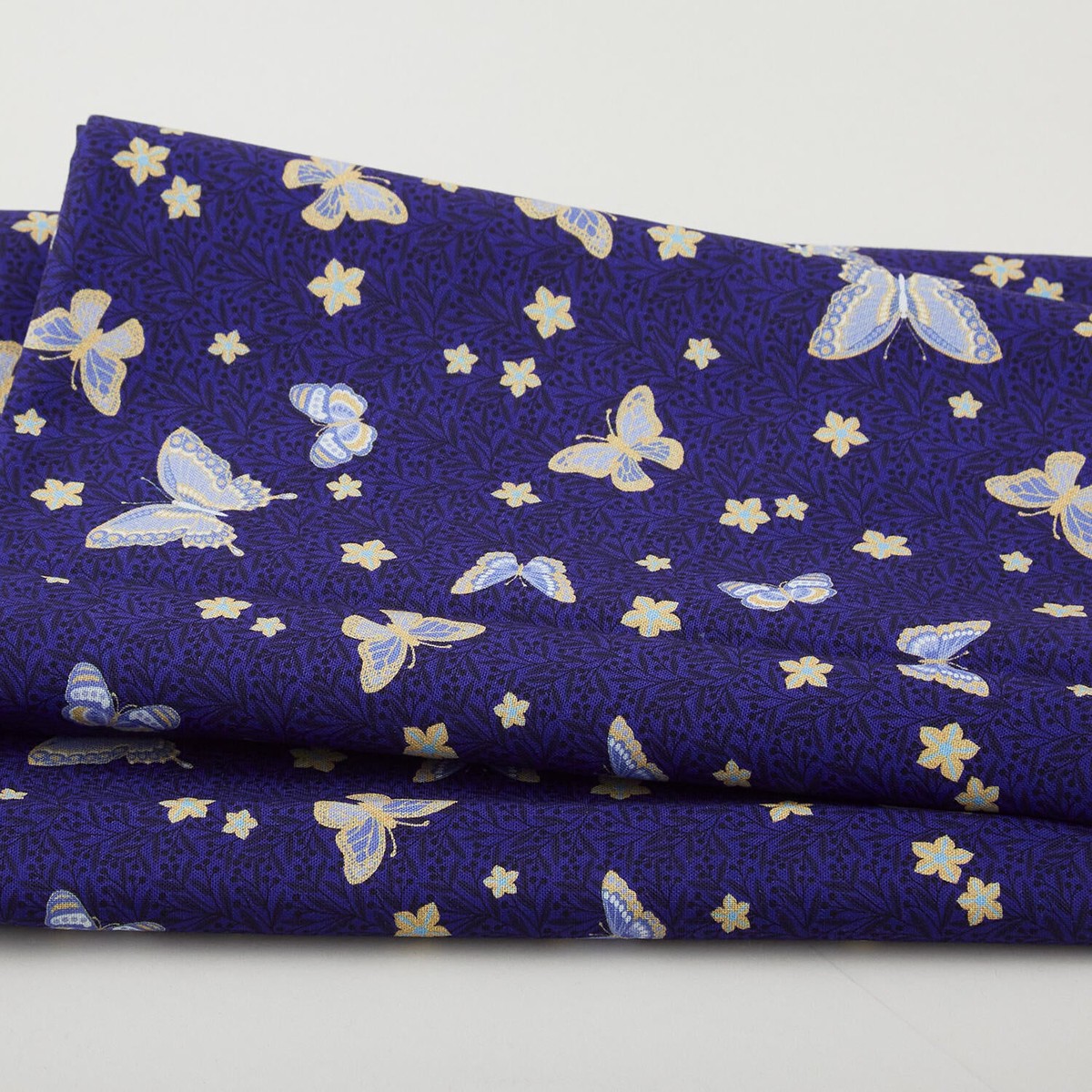 hummingbird-haven-favorites-midnight-butterfly-2-yard-cut