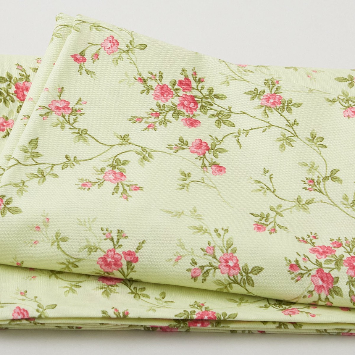 poppies-delicate-vine-soft-green-2-yard-cut