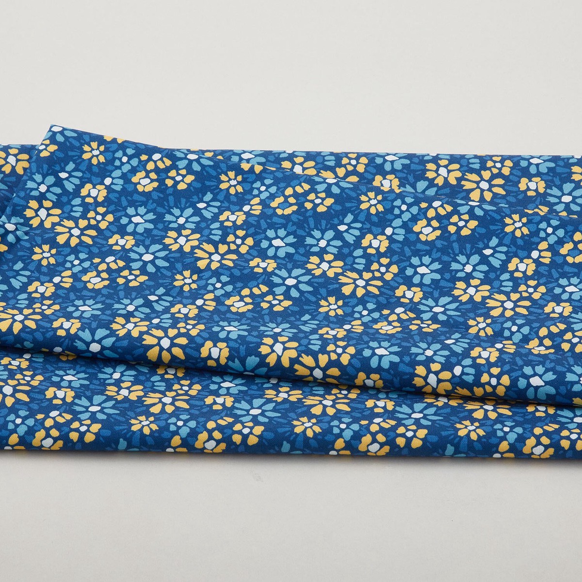 sunlit-splendor-favorites-medium-packed-flowers-blue-2-yard-cut