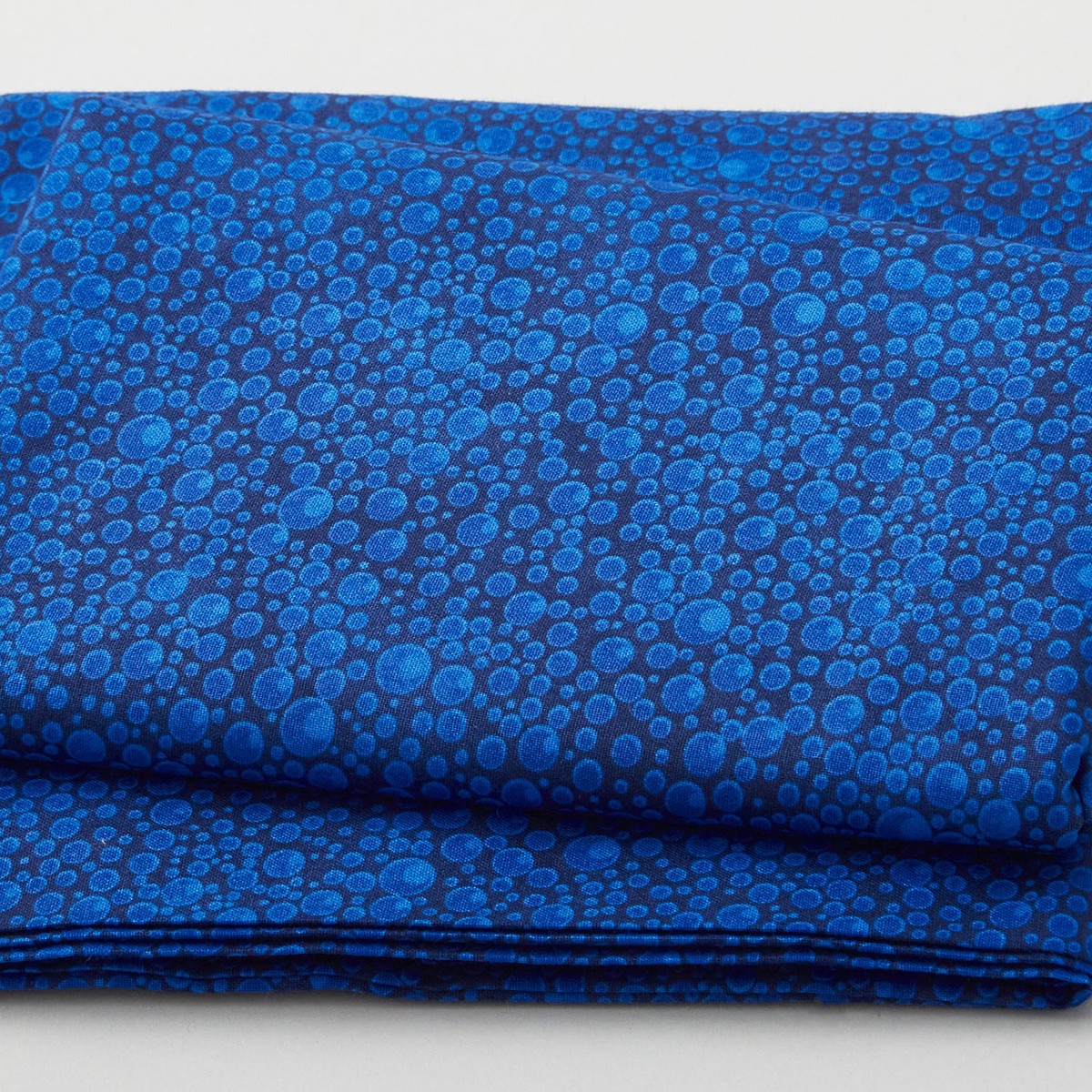 wilmington-essentials-soda-pop-blue-raspberry-3-yard-cut