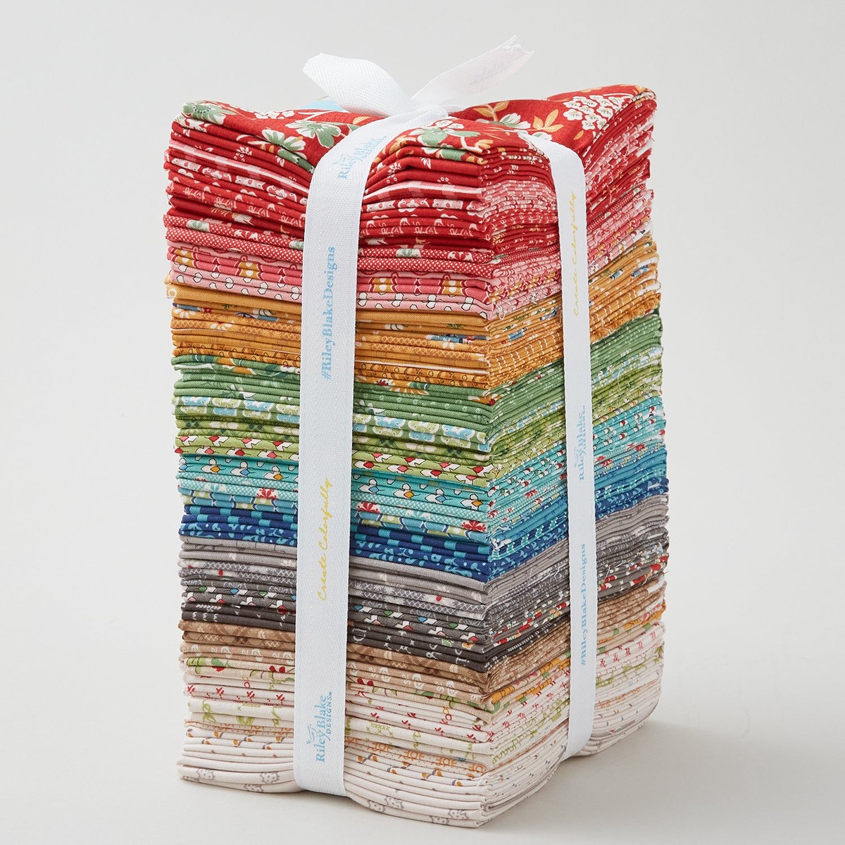 home-town-holiday-fat-quarter-bundle