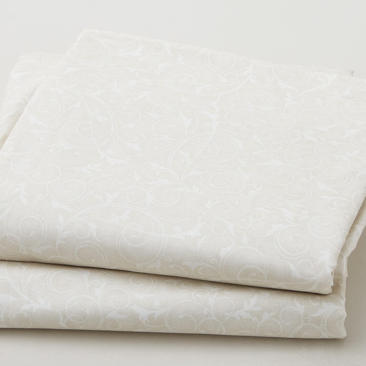 swirls-twirls-108-swirls-cream-3-yard-cut