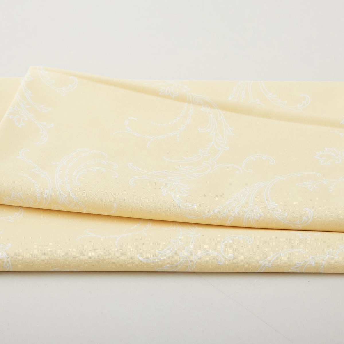whispering-lilies-jackie-scroll-light-yellow-2-yard-cut